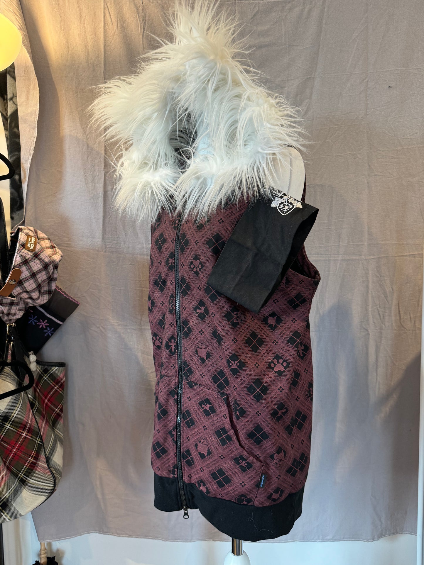 Putumayo Sleeveless Zip-Up Fur Hoodie