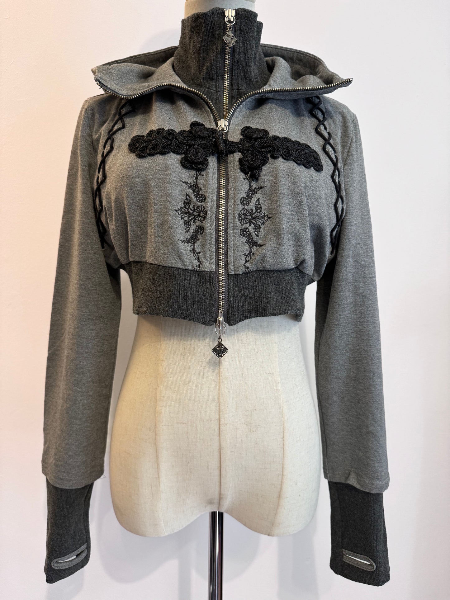 OZZ ON Knot Buckle Crop Hoodie
