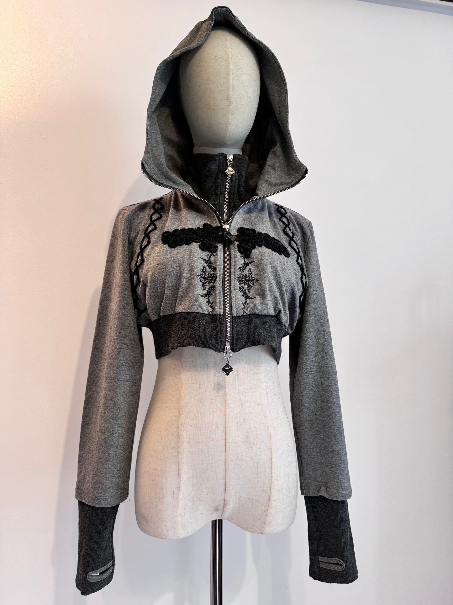 OZZ ON Knot Buckle Crop Hoodie