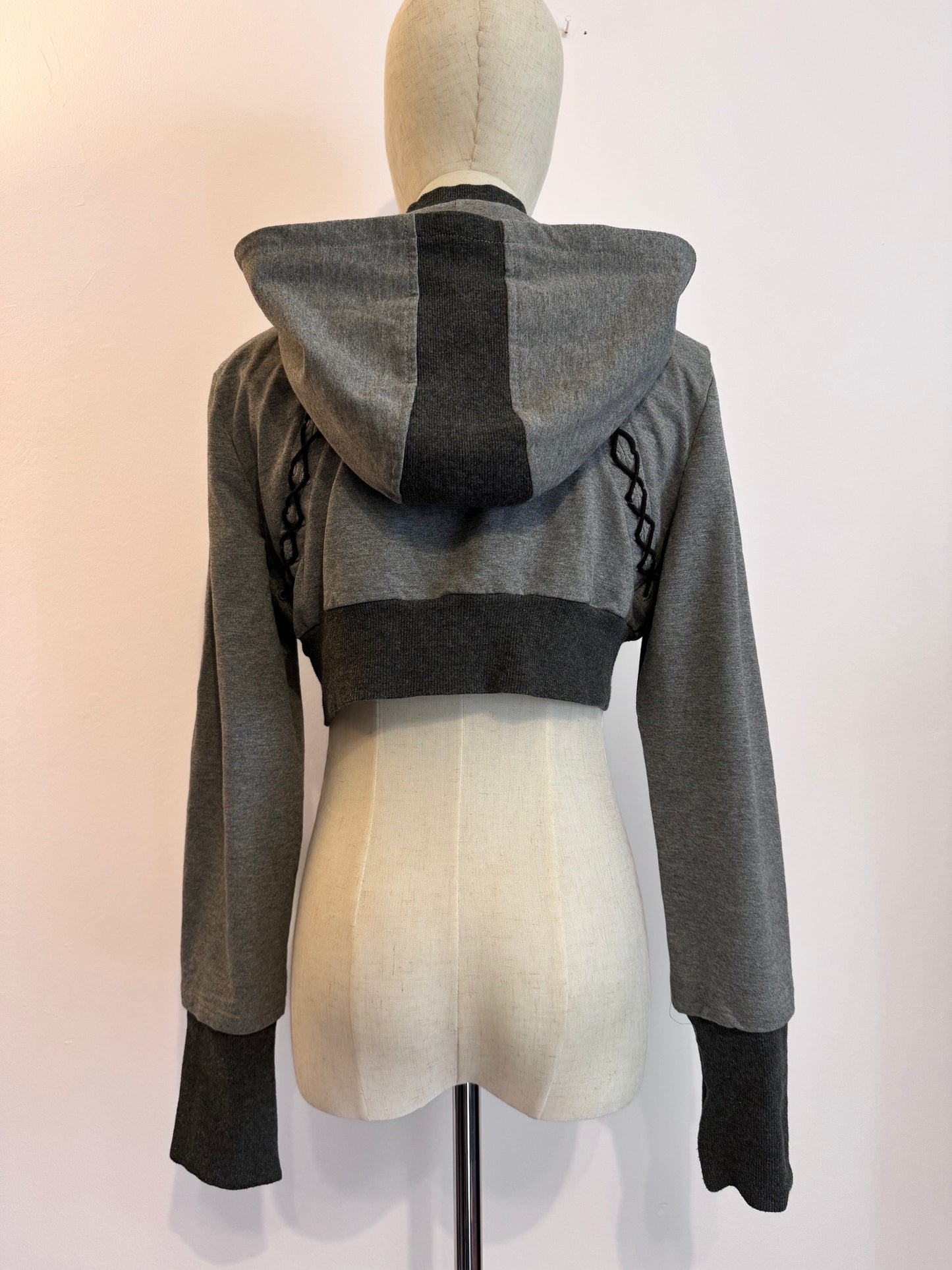 OZZ ON Knot Buckle Crop Hoodie