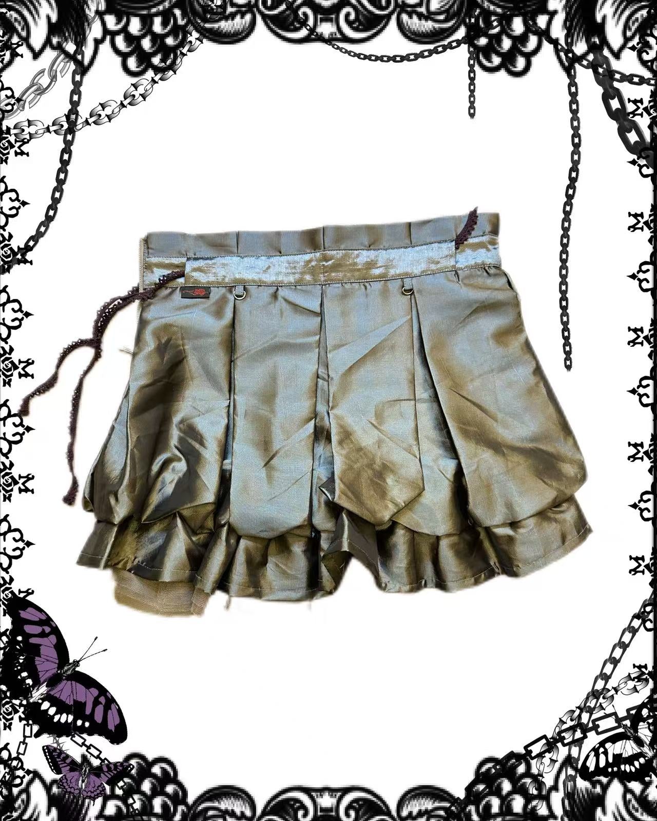 OZZ ON Ruffle Skirt with Chain